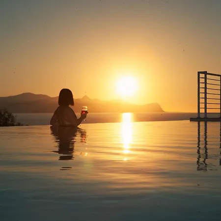 ヴィラ Lombardo Luxury